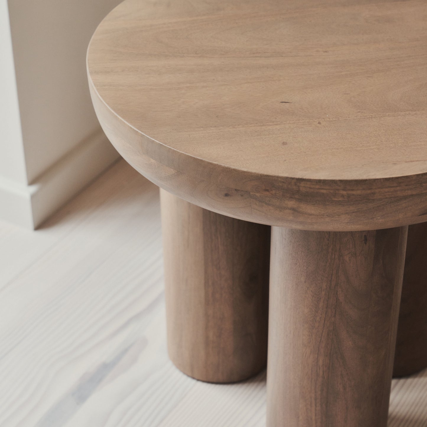 Vermont - Warm Wood Premium Round Side Table