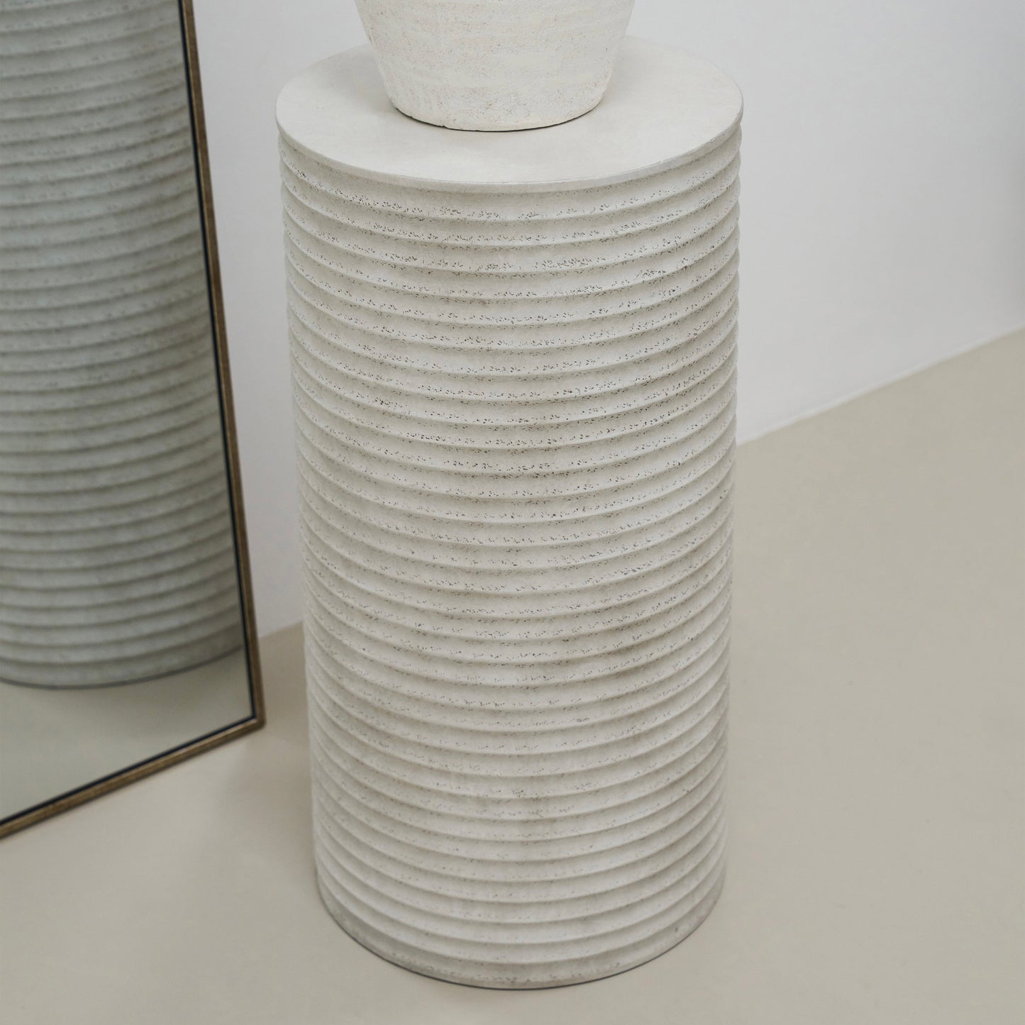 Raya - Minimal Concrete Ribbed Plinth