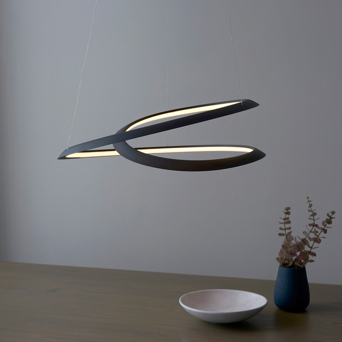 Staten Hanging Curved Pendant Light - Black