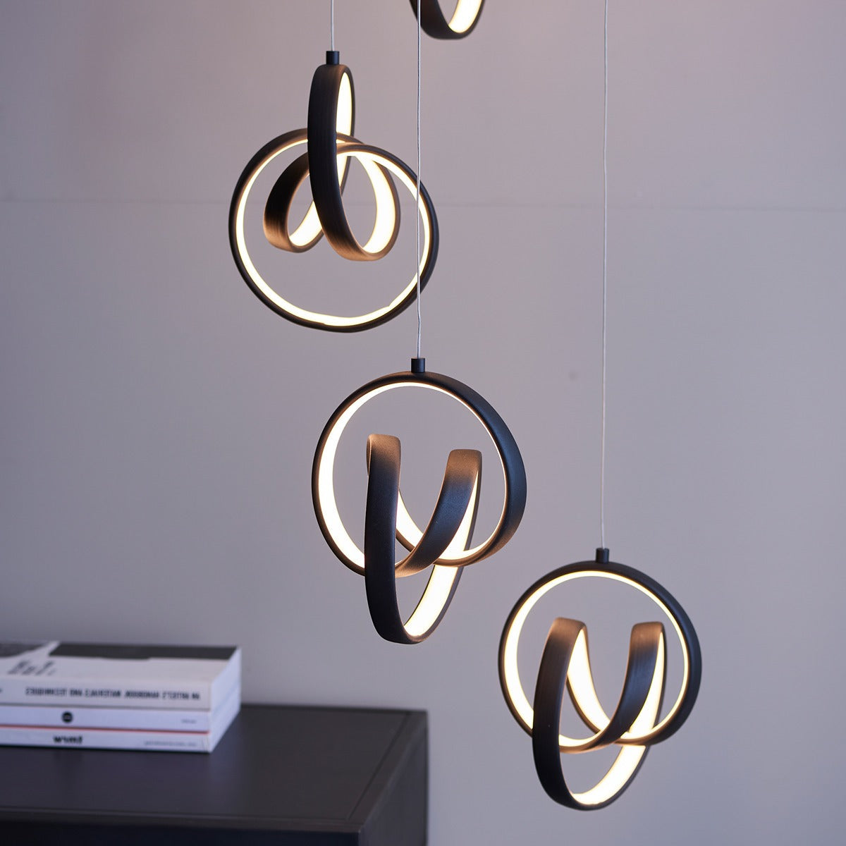 Cosma 8 Pendant Light - Black