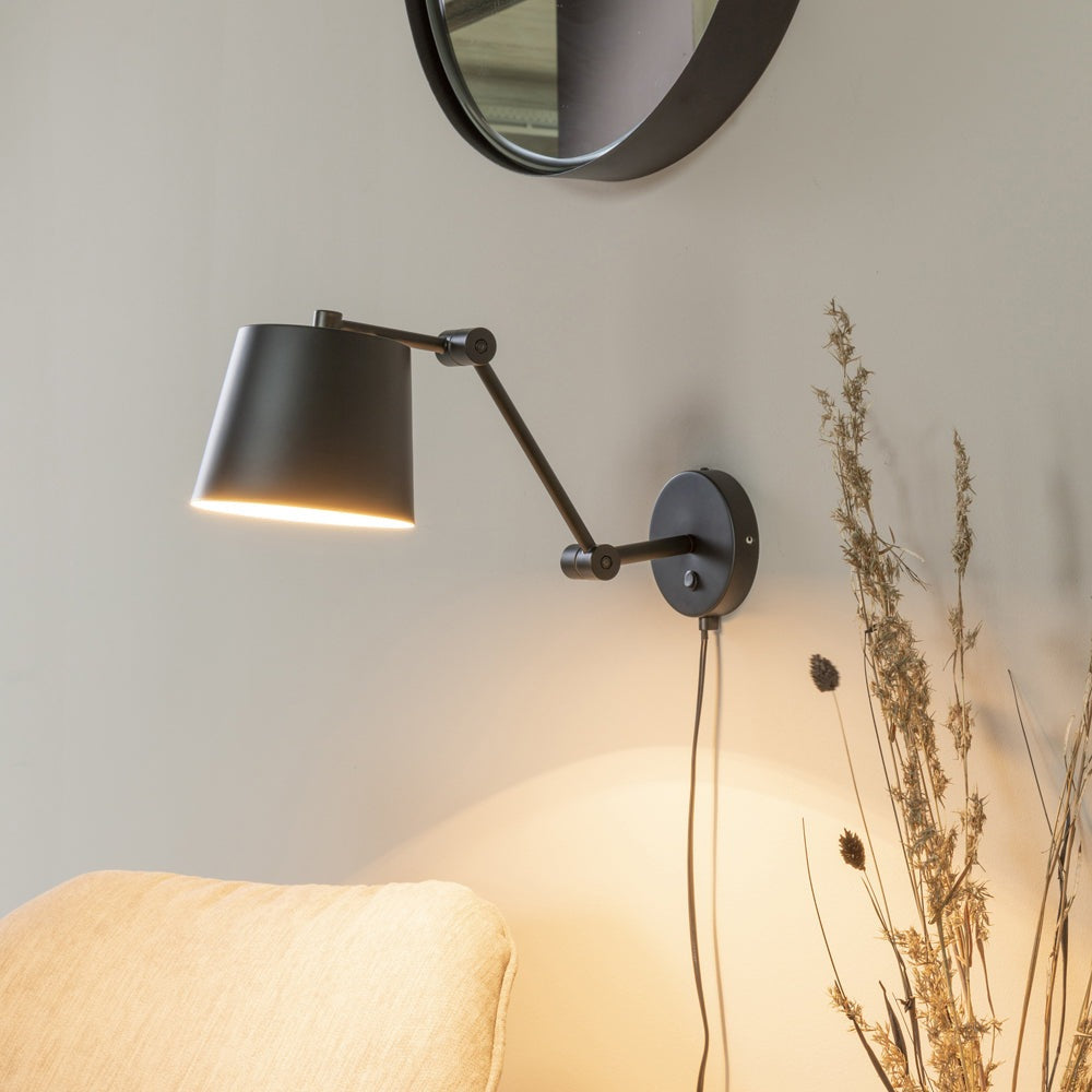 Haley Wall Lamp - Black