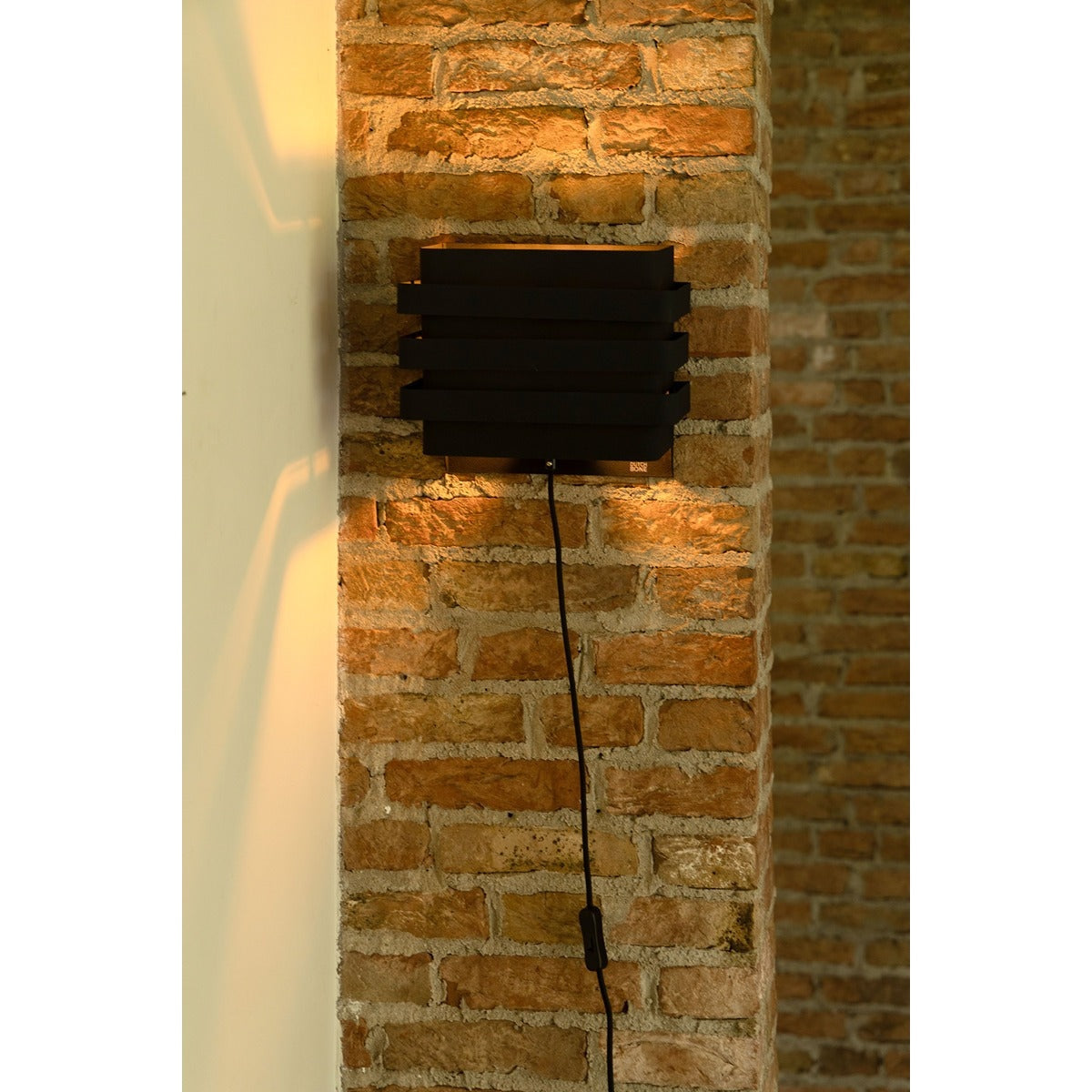 Dumont Wall Lamp - Black