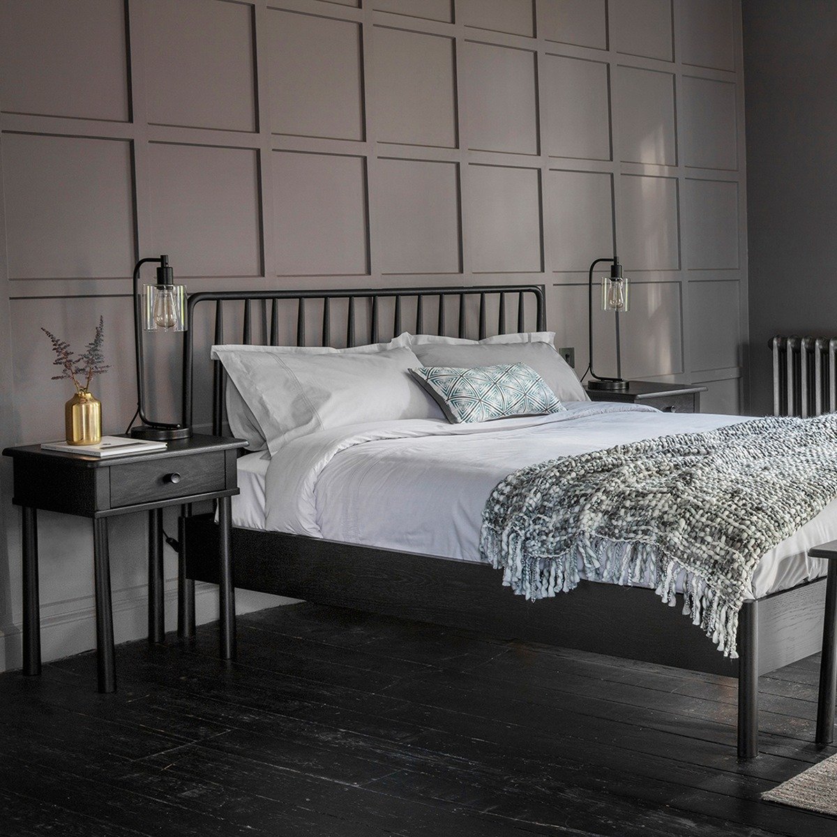 Wycombe Spindle Bed - Black