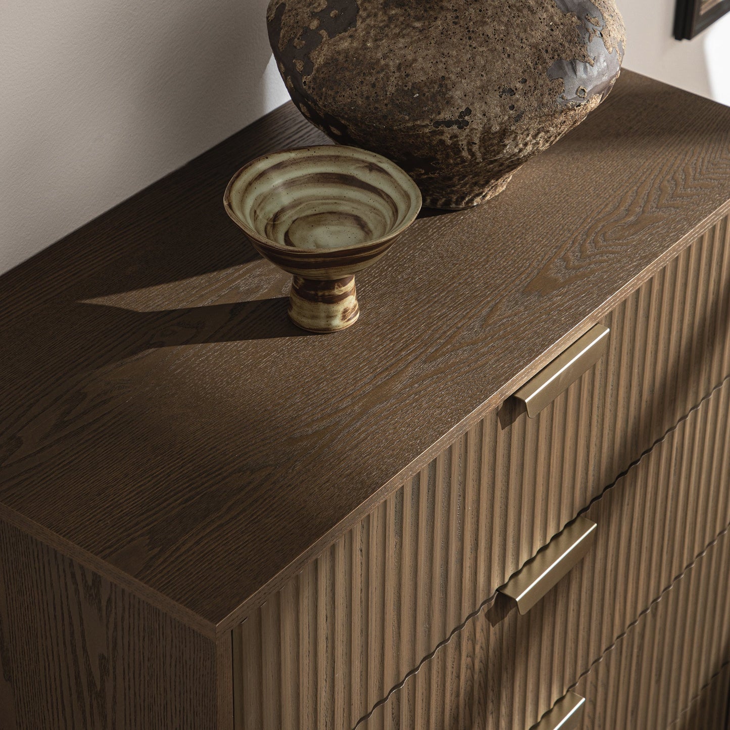 Richmond Ridged Chest of 5 Drawers, Dark Ash