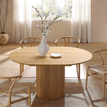 Maru Round 4-6 Seater Extending Oak Pedestal Dining Table, Oak