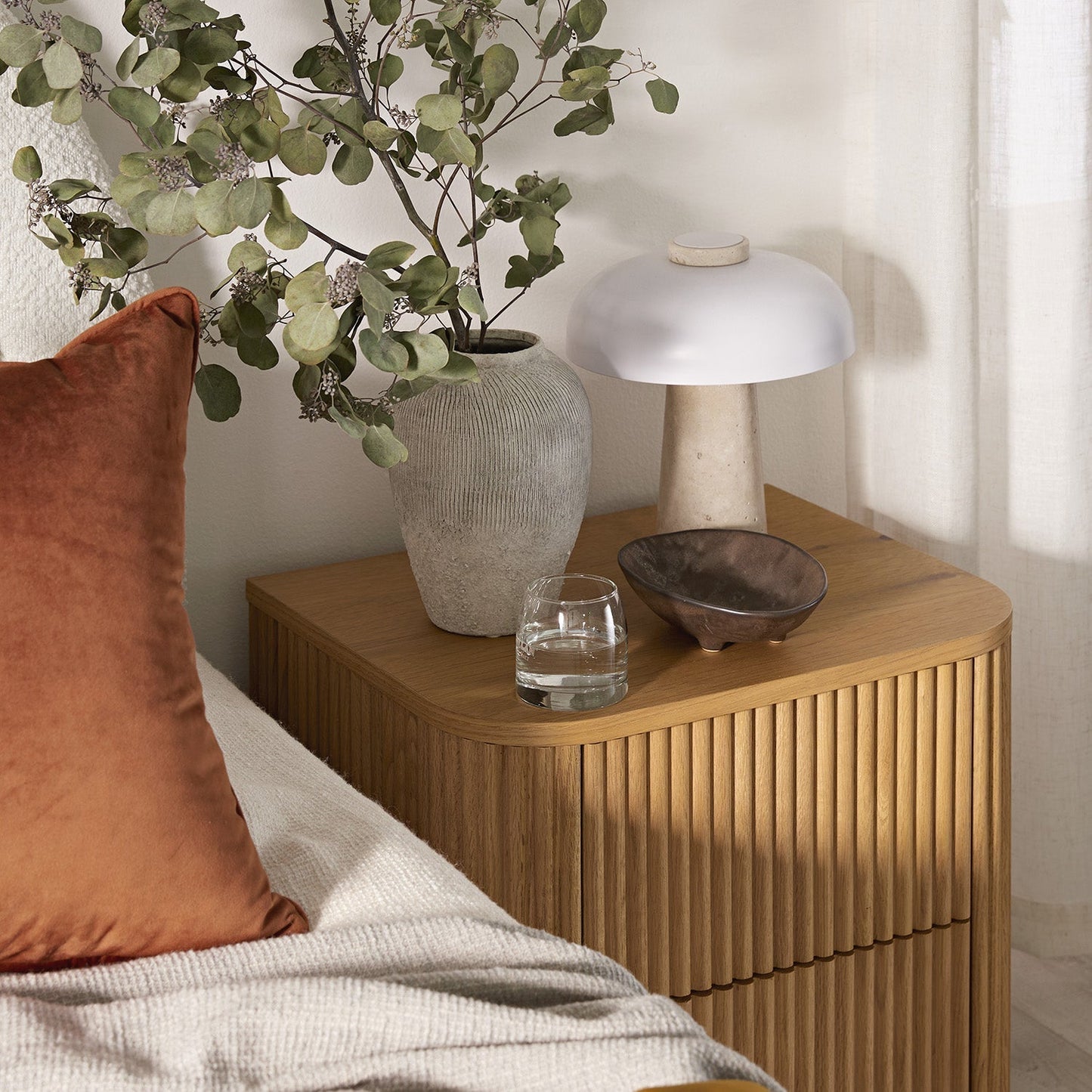 Maru 2-Drawer Bedside Table, Oak