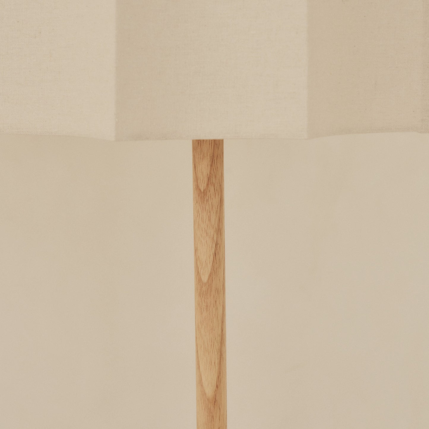 Esme - Light Wood Inverted Scallop Shade Floor Lamp