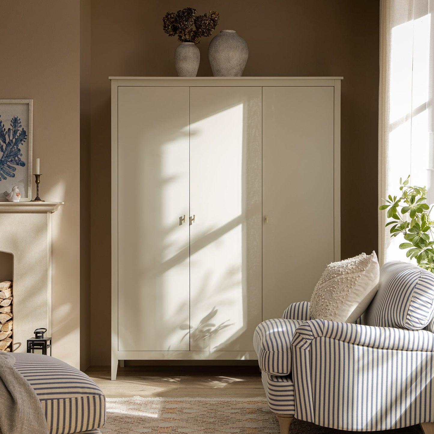 Oakham Triple Wardrobe, Shaded White