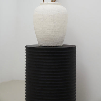 Raya - Minimal Onyx Ribbed Plinth